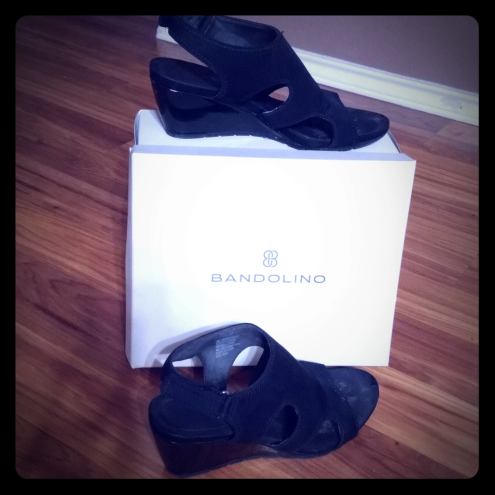 Black wedges